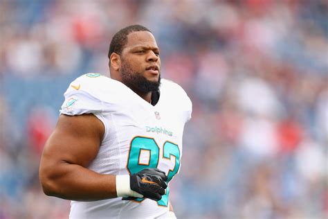 Tampa Bay Signs Ndamukong Suh After Releasing Longtime DT Gerald McCoy ...