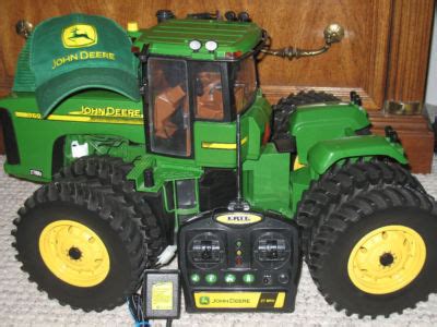 Ertl Remote Control Wd John Deere Tractor