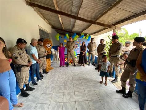 Medeiros Neto Escola Jane Shirley Recebe Comandante Regional Da