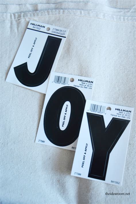 JOY Christmas Wreath - The Idea Room