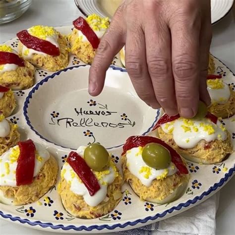 Huevos rellenos de bonito con piquillos Anna Recetas Fáciles