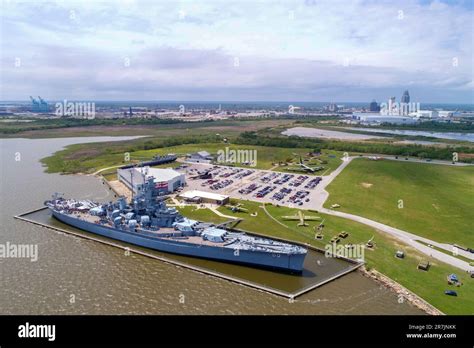 The Uss Alabama Battleship In Mobile Bay Stock Photo Alamy