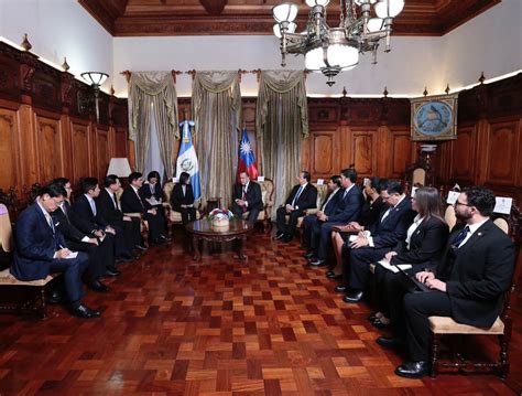 Gobierno Guatemala on Twitter Durante la reunión que el presidente