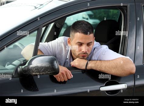 Betrunken schlafen Fotos und Bildmaterial in hoher Auflösung Alamy