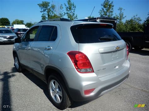 Silver Ice Metallic Chevrolet Trax Lt Awd Photo