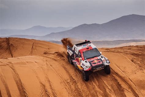 Trzy Toyoty Hilux Na Prowadzeniu W Rajdzie Dakar 2023 GR News