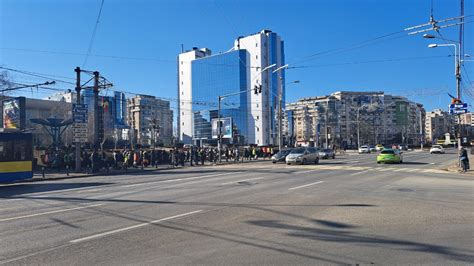 Protest N Fa A Prim Riei Ploie Ti Al Angaja Ilor Operatorului De