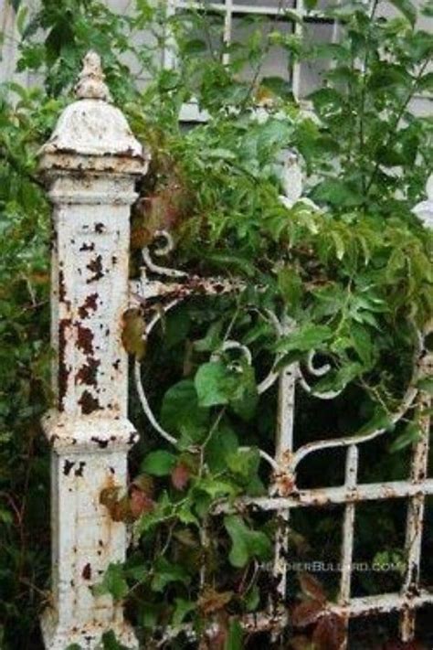 Charming Vintage Garden Decor Ideas Tasteandcraze