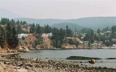 25 Beaches in West Vancouver that You’ll Love (by Two Locals)