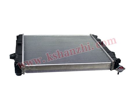 China Customized Hot Selling 16420 30521 71 Hydraulic Aluminum Radiator