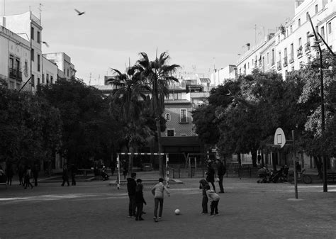 Photo Essay: Barcelona Streets – Lives and Times