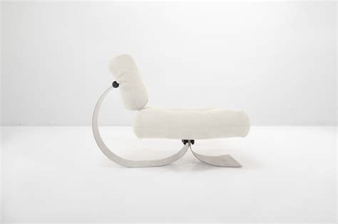 Oscar Niemeyer Alta Lounge Chair Side Gallery