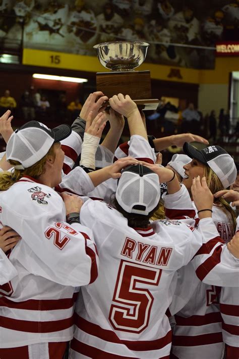 Wisconsin Womens Hockey Badgers Edge Past Minnesota Win Wcha Final Faceoff Championship