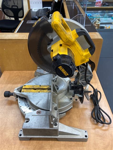 Dewalt Dw Compound Miter Saw Acceptable Pb Pawn Jewelry