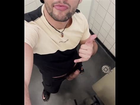 Sucer La Bite De L Ouvrier Du B Timent Jusqu Ce Que Le M Le Gicle Du Lait Xvideos