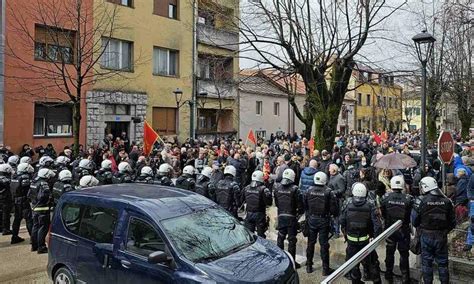 Kordon policije zaustavio grupu građana Protest na Cetinju zbog