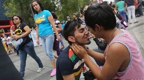 La Ciudad de México promulgará la Constitución más LGBT de América Latina Infobae