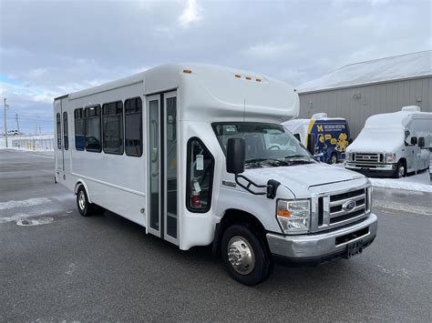 2017 Starcraft Ford 2 Passenger And 7 Wheelchair Shuttle Bus