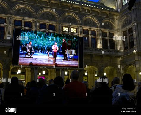 Staatsoper vienna hi-res stock photography and images - Alamy