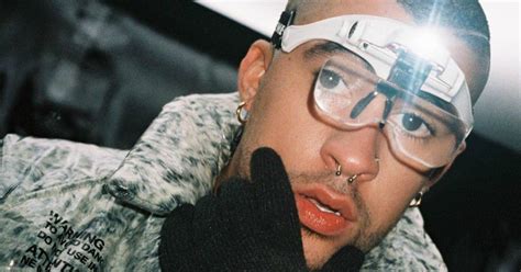 Bad Bunny Alborota Las Redes Enseñando Sus Tonificados Abdominales