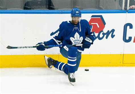 What Should the Toronto Maple Leafs Do With Wayne Simmonds? - Page 4