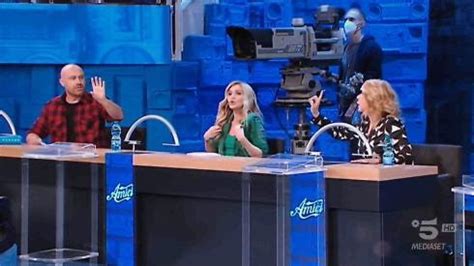 Amici Lorella Cuccarini Vs Anna Pettinelli Duro Scontro Tra Le