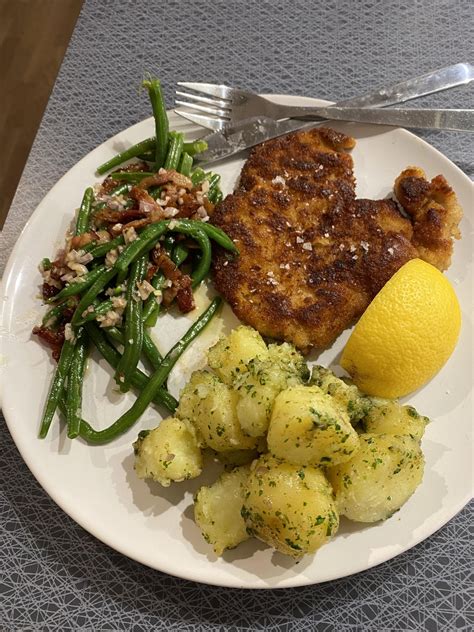 [homemade] Pork Schnitzel With Rotkraut R Food