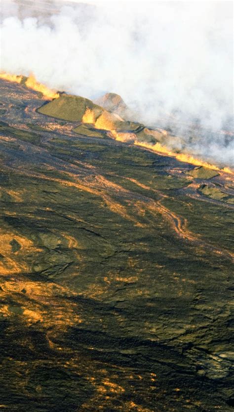 Mauna Loa: 8 views capture the historic volcanic eruption