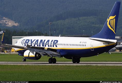 EI DCG Ryanair Boeing 737 8AS WL Photo by Michael Nöstlinger ID