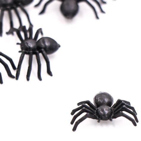 50 Pcs Small Black Plastic Fake Spider Toys Halloween Decorative Spiders Halloween Funny Joke