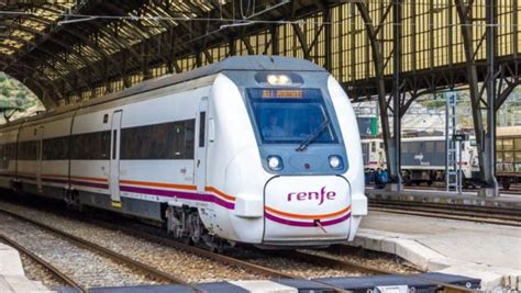 Renfe Expide Hasta 900 Abonos Gratuitos Por Minuto