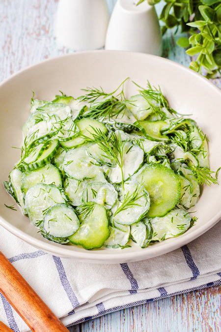 Gurkensalat Rezept Mit Saurer Sahne Und Dill Saure Sahne Rezepte