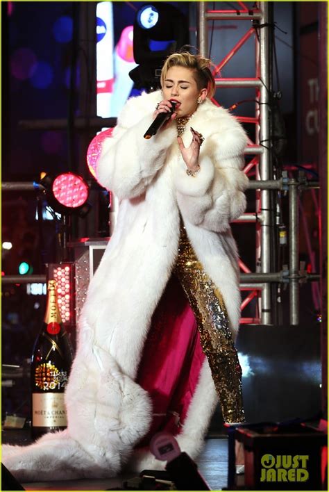 Photo: miley cyrus new years eve 2014 performance watch now 01 | Photo 3020761 | Just Jared ...