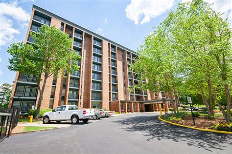 East Lake Highrise | East Atlanta Apartments - Columbia Residential