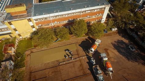 Comenzó la obra del nuevo playón deportivo de la escuela Juana Manso