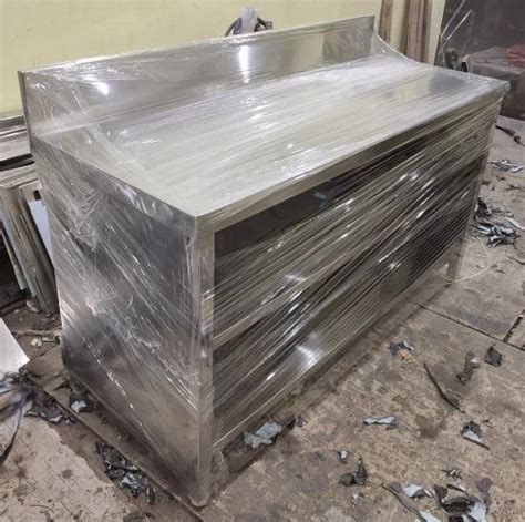 Stainless Steel Polished Ss Working Table For Hotel Restaurant At Rs