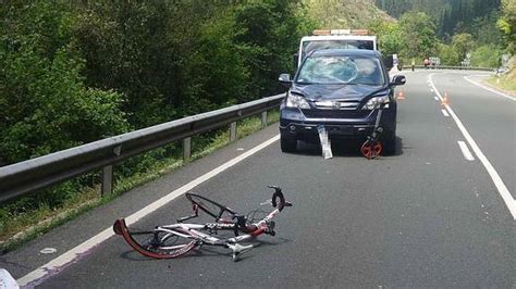 Muere Atropellado Un Ciclista De A Os En La Carretera Entre Lekeitio