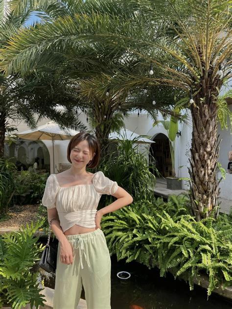 Hot girl Tây Hồ 4 tuổi hot nhất MXH hiện tại có mẹ là nữ thần học đường U30 ra đường cứ trưng