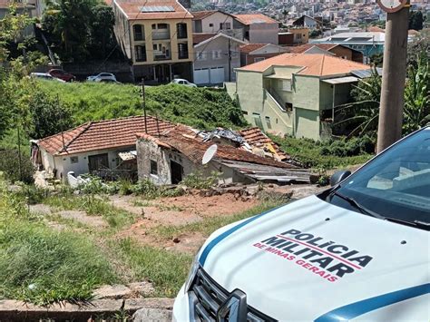 Homem Morto Ap S Ser Agredido Por Golpes De Barra De Ferro E Queimado