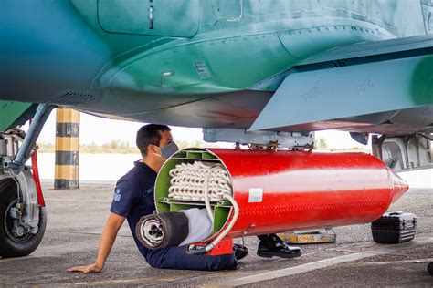 Los Futuros Pilotos De Combate De La FAB Participan En Entrenamiento De