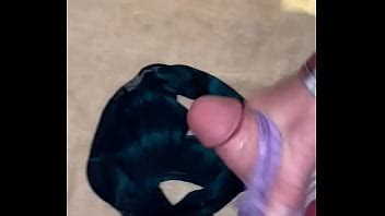 Cumming En Las Bragas De Los Amigos De Mi Esposa XVIDEOS