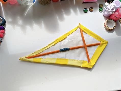 How To Make A Kite Out Of Plastic Bags