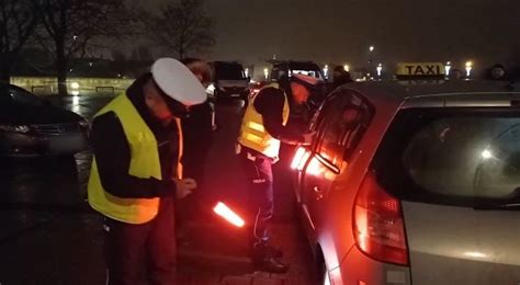 Nalot Policji Na Taks Wkarzy Na Aplikacj Jeden Z Nich Zaatakowa