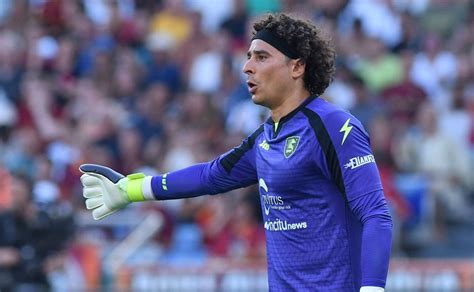 Guillermo Ochoa Fue La Gran Figura En El Empate De Salernitana Ante Roma Aguilas Monumental