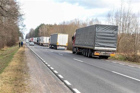 Bobrowniki Kolejka Tir W Przed Przej Ciem Granicznym Si Ga Km