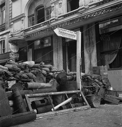 Guerre 1939 1945 Libération de Paris Barricades barrant