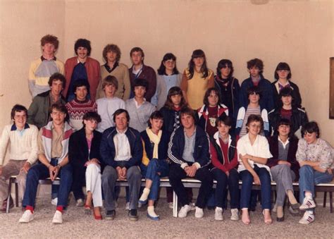 Photo de classe 2eme année BEP compta de 1982 GUSTAVE EIFFEL Copains