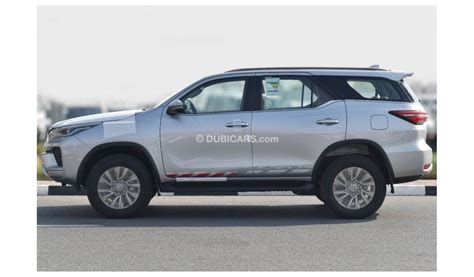 New 2023 MODEL: TOYOTA FORTUNER SR5 2.8L DIESEL A/T 2023 for sale in Dubai - 687358