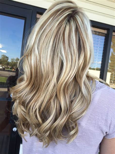 34 Best Images Light Blonde Hair With Dark Highlights : Side Swept Waves For Ash Blonde Hair 50 ...