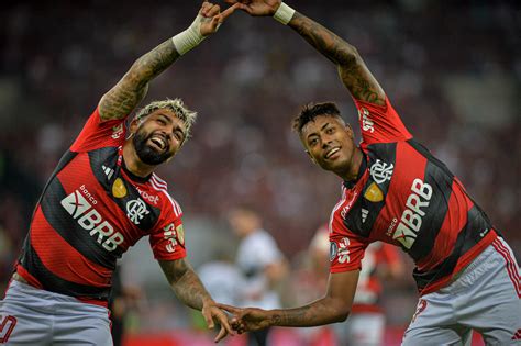 Tite Vive Dilema No Flamengo Gabigol E Bruno Henrique